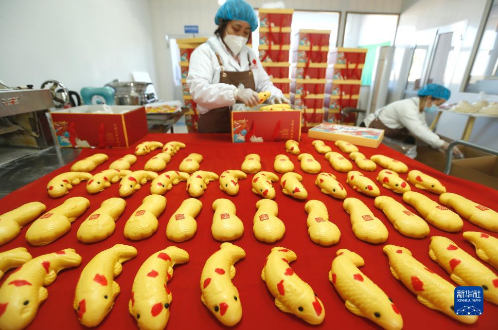 色鮮やかな飾り蒸しパン「花饃」で迎える春節(jié)　山東省