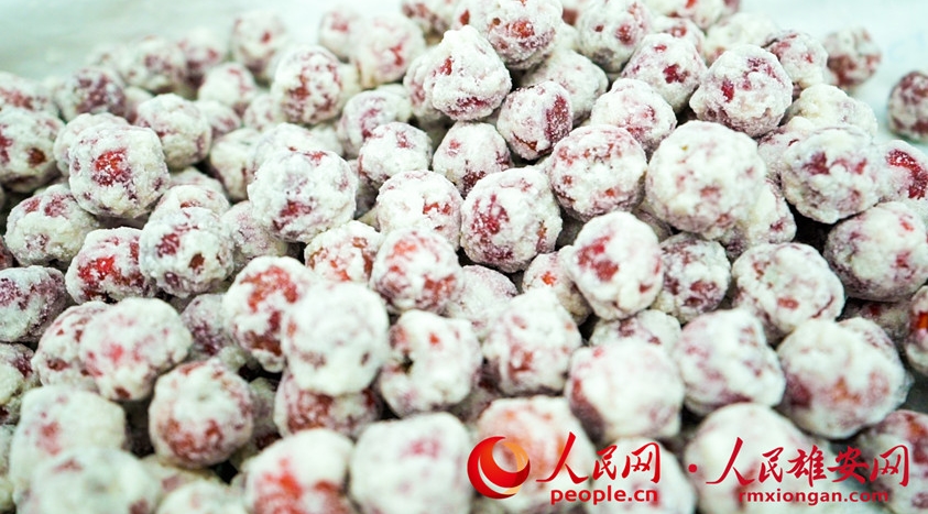 雄安の「糖葫蘆の里」、甘い年越しの味を?qū)盲堡搿『颖笔?></a></td></tr><tr><td class=