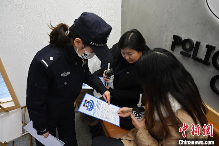 交番が「詐欺防止カフェ」に！勉強(qiáng)會(huì)を定期的に開催　四川省成都