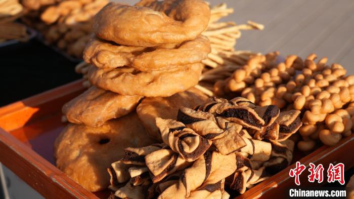 春節(jié)を控え、高原「土郷」で伝統(tǒng)的な饃饃作りコンテスト　青海省