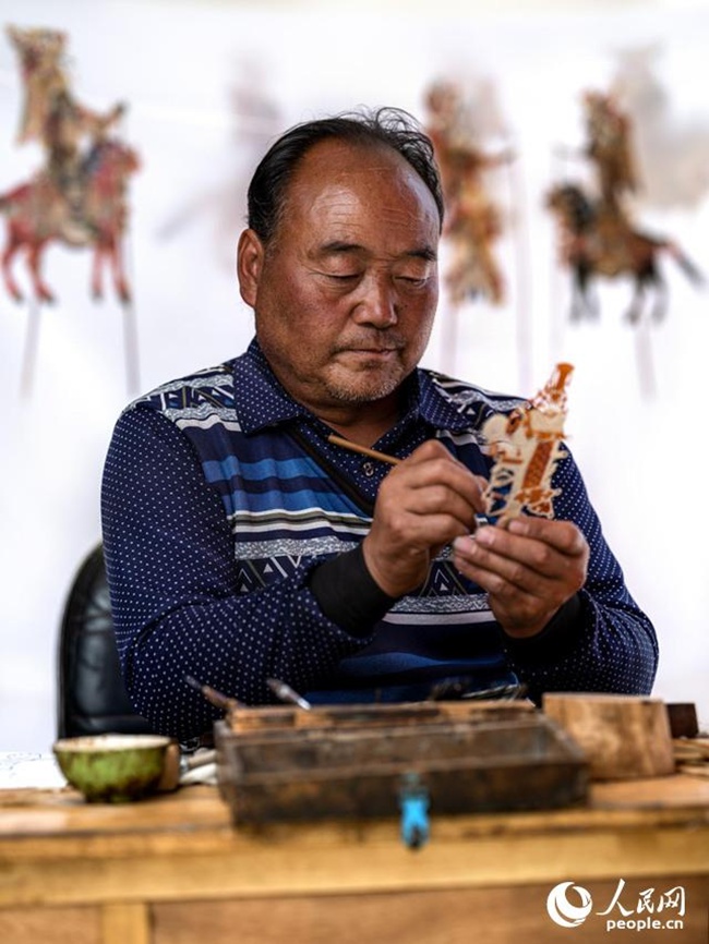 光と影で表現(xiàn)する河湟影絵　青海省