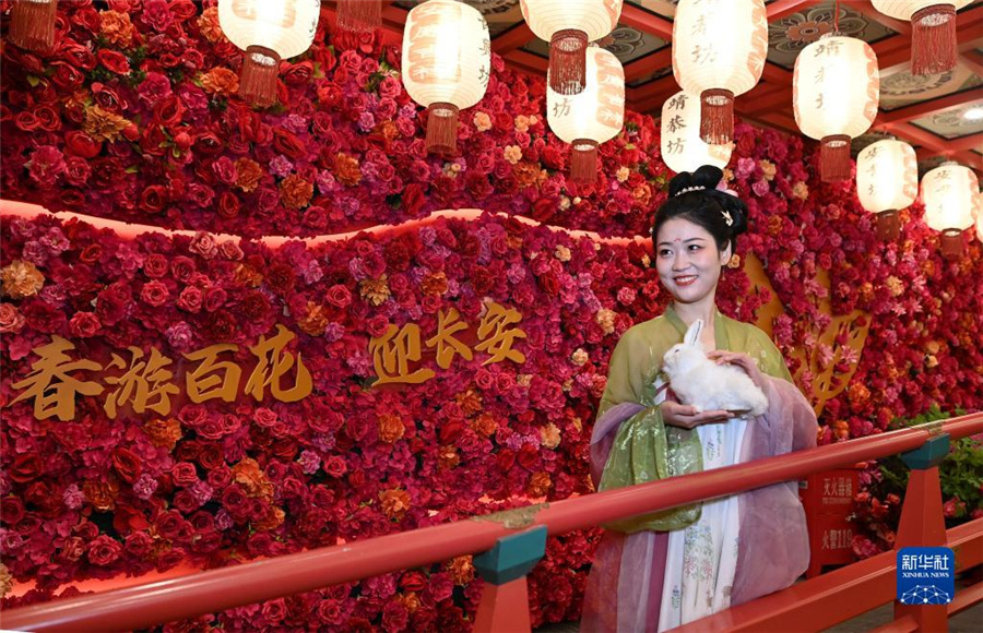 陝西?西安　伝統(tǒng)衣裝をまとって「大唐時(shí)代」の旅へ