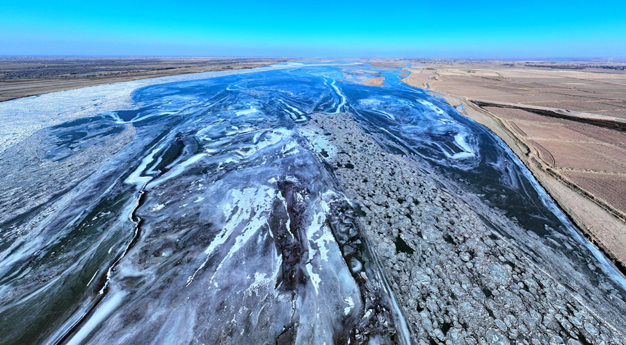 黃河の平羅區(qū)間に「ブルーアイス」が発生　寧夏