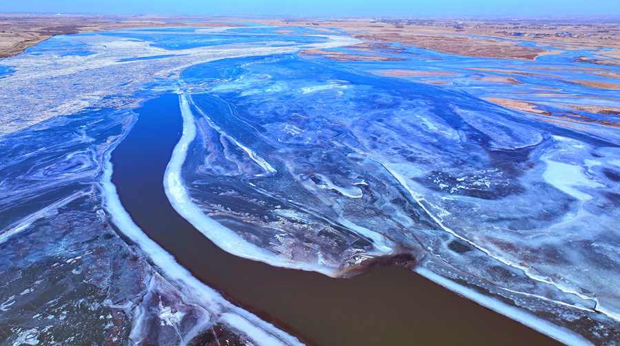 黃河の平羅區(qū)間に「ブルーアイス」が発生　寧夏