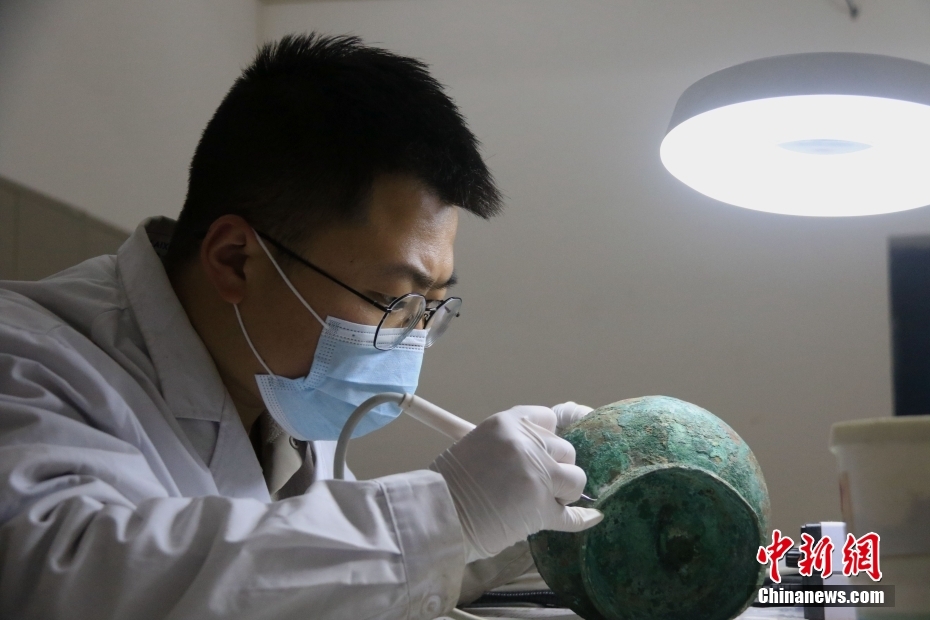 博物館所蔵の金屬文化財保護修復(fù)作業(yè)現(xiàn)場を訪ねて　甘粛省敦煌