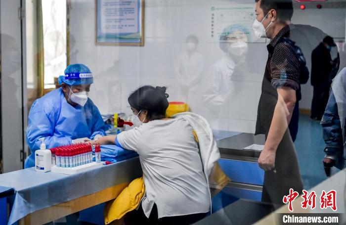 烏魯木斉市が全市民対象とした無(wú)料健康診斷をスタート　新彊