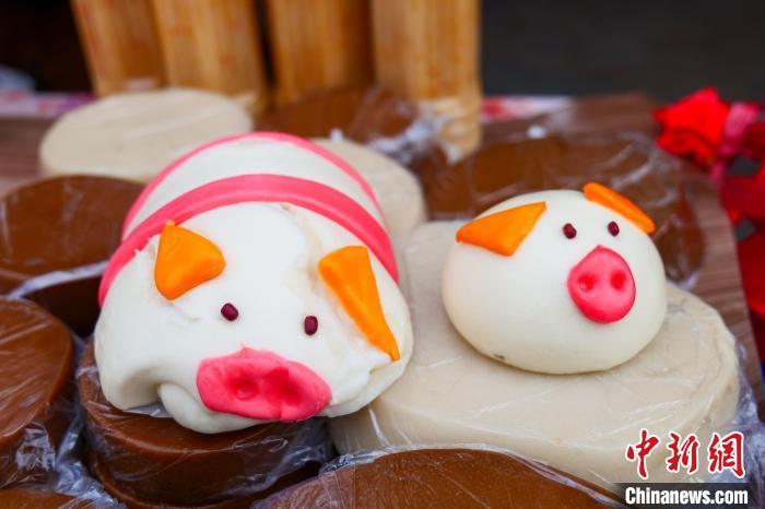 ブタの形の饅頭（2月21日撮影?凌楠）。