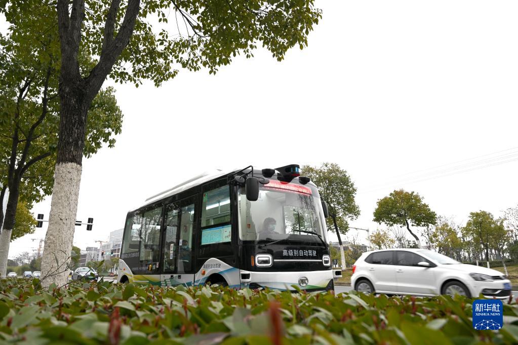 安徽省初の自動運転バスが路線定期運行をスタート