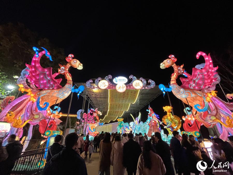 四川?自貢國(guó)際ランタン祭り　伝統(tǒng)文化と現(xiàn)代の技術(shù)が輝きを放つ