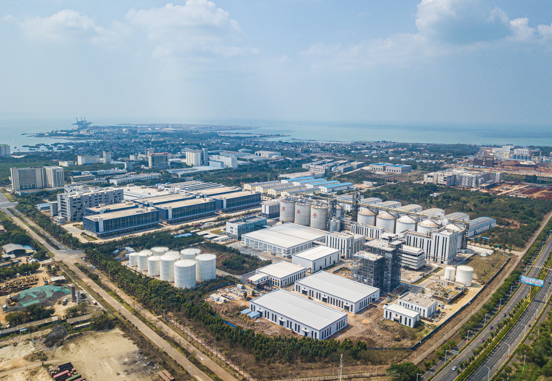海南省の環(huán)新英灣地區(qū)、海南自由貿(mào)易港産業(yè)新城を建設