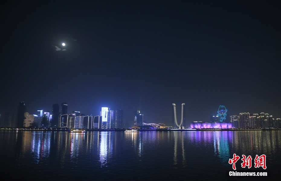 杭州「アジア競技大會(huì)」開幕まであと200日！メインスタジアムでドローンショー　浙江省