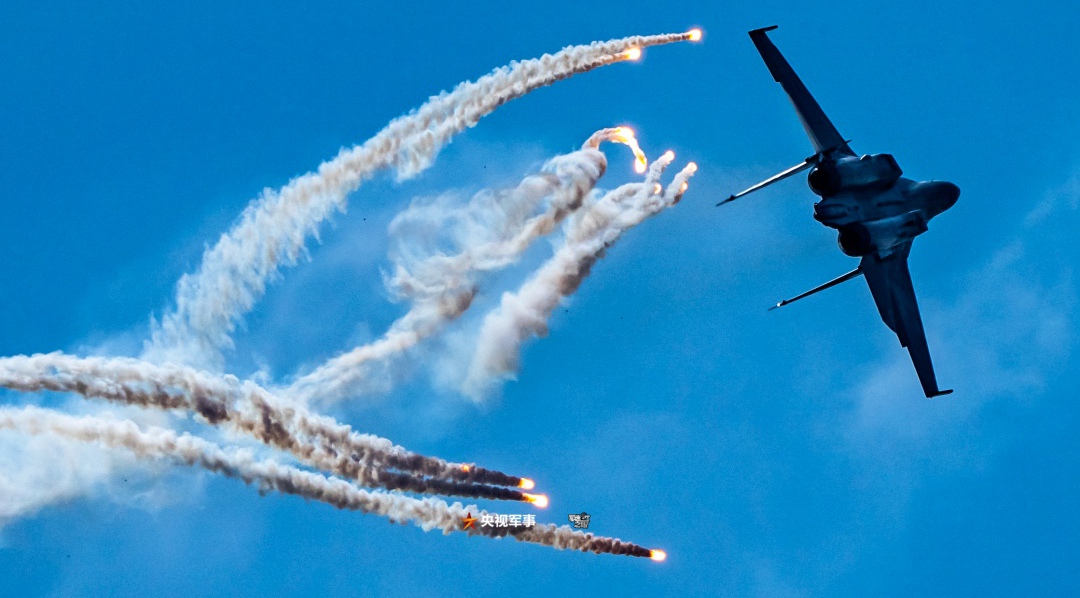 超至近距離で見る中國を代表する「大國の重器」　思わず息を凝らす體験に