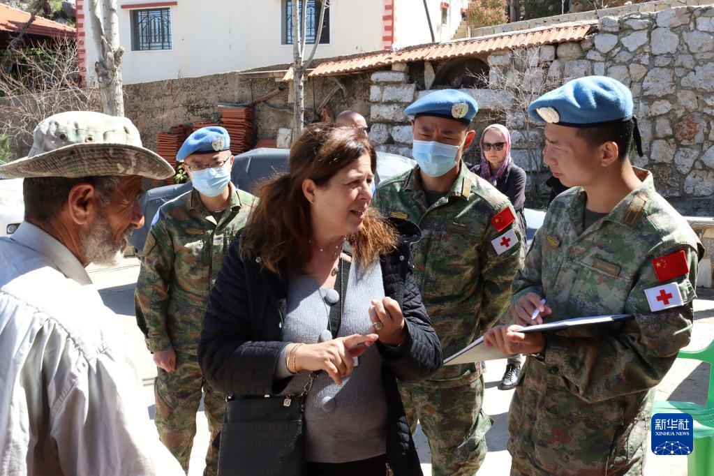 レバノンに派遣中の中國平和維持醫(yī)療分隊(duì)が薬品の寄贈(zèng)と巡回診察を?qū)g施