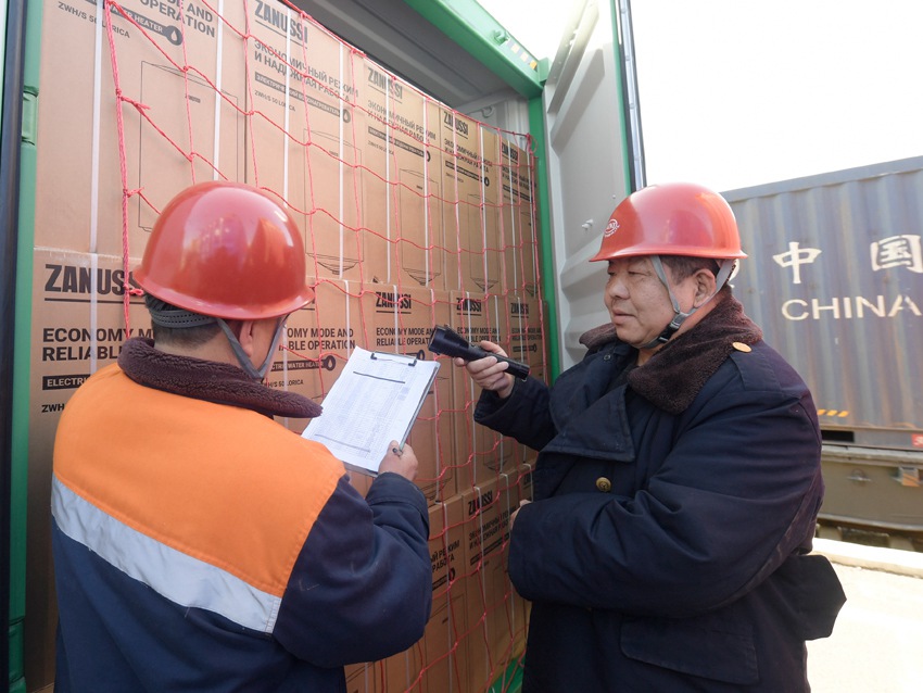 北京から初の中歐班列が出発　約18日後にはモスクワに到著