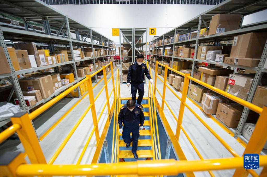 北京首都空港稅関、各種措置を講じて國(guó)際宅配便業(yè)者にサービス提供