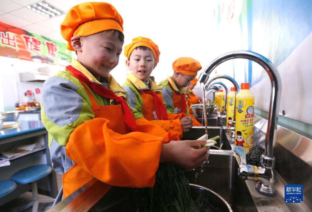 「料理教室」で料理を?qū)Wぼう！　山東省即墨