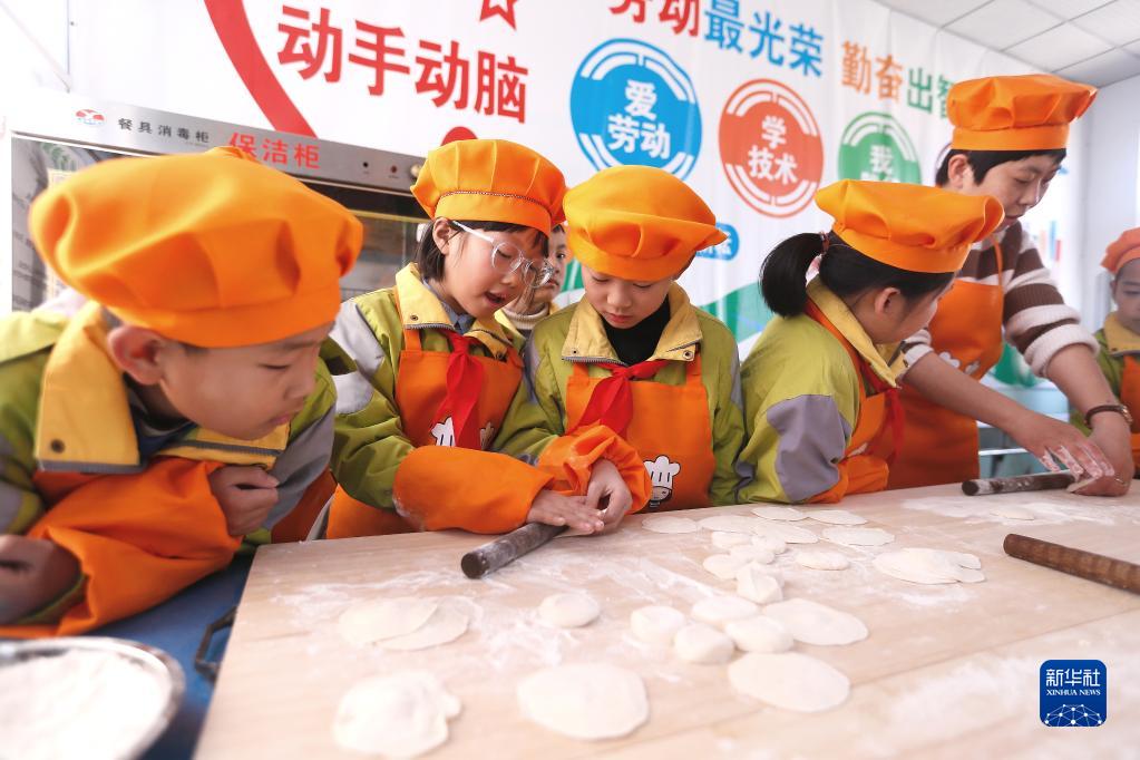 「料理教室」で料理を?qū)Wぼう！　山東省即墨