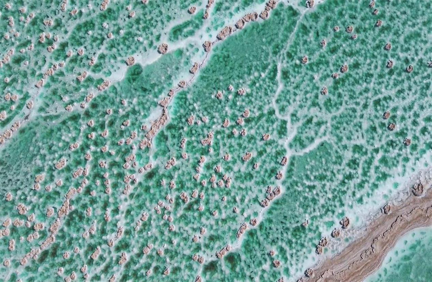 幻想的で美しい「水上のヤルダン」 新疆?羅布泊