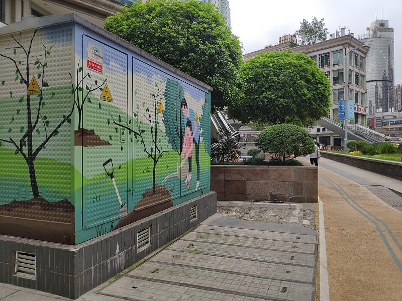 配電箱がカラフルな模様替えで「蕓術(shù)品」に変身！　重慶