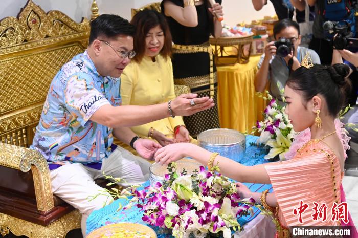 タイのお祭り気分満點！「香港水かけ祭り」イベントスタート