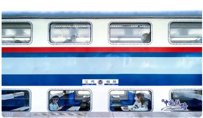 中國全土でここにしかない2階建て車両に乗ってみよう！　陝西省寶鶏