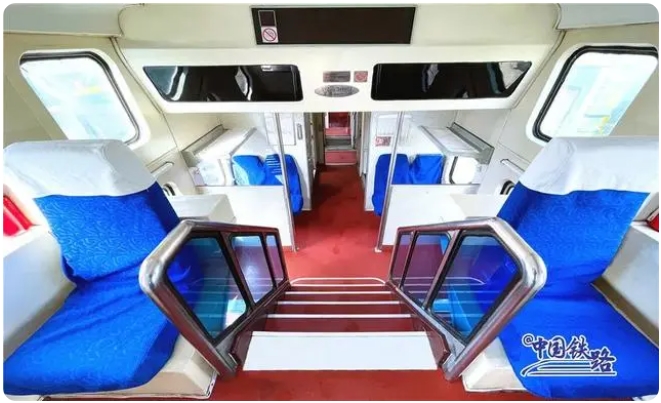 中國(guó)全土でここにしかない2階建て車(chē)両に乗ってみよう！　陝西省寶鶏