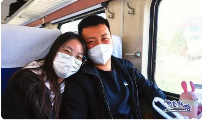 中國全土でここにしかない2階建て車両に乗ってみよう！　陝西省寶鶏