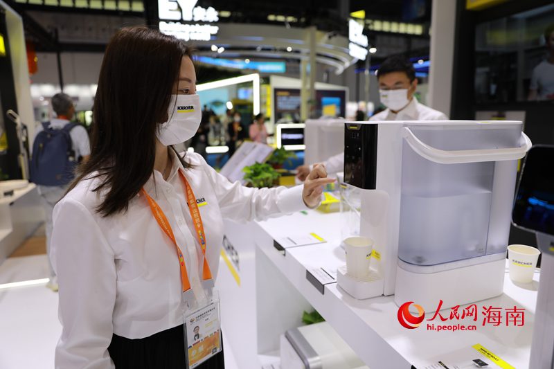 目新しい消費(fèi)財(cái)の數(shù)々に購(gòu)買意欲がウズウズ？　第3回中國(guó)國(guó)際消費(fèi)財(cái)博覧會(huì)