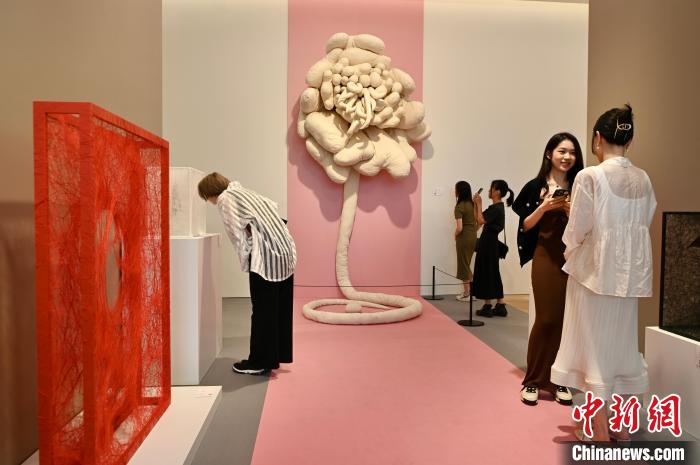 草間彌生と塩田千春の作品40點(diǎn)以上が無(wú)料公開(kāi)　香港特區(qū)