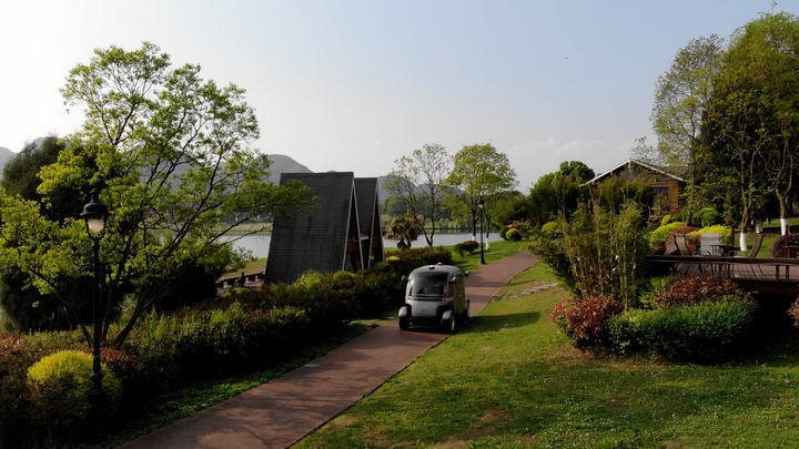 PIX Moving製の自動運(yùn)転車。畫像提供はPIX Moving