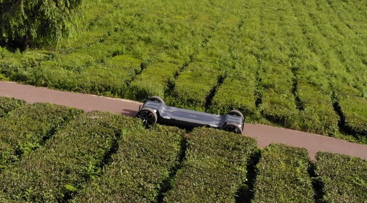 PIX Moving製のスケボー型シャーシ。畫像提供はPIX Moving