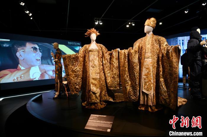 ジェイ?チョウやチャウ?シンチー監(jiān)督作品の衣裝も　香港で映畫(huà)美術(shù)?衣裝デザイン展