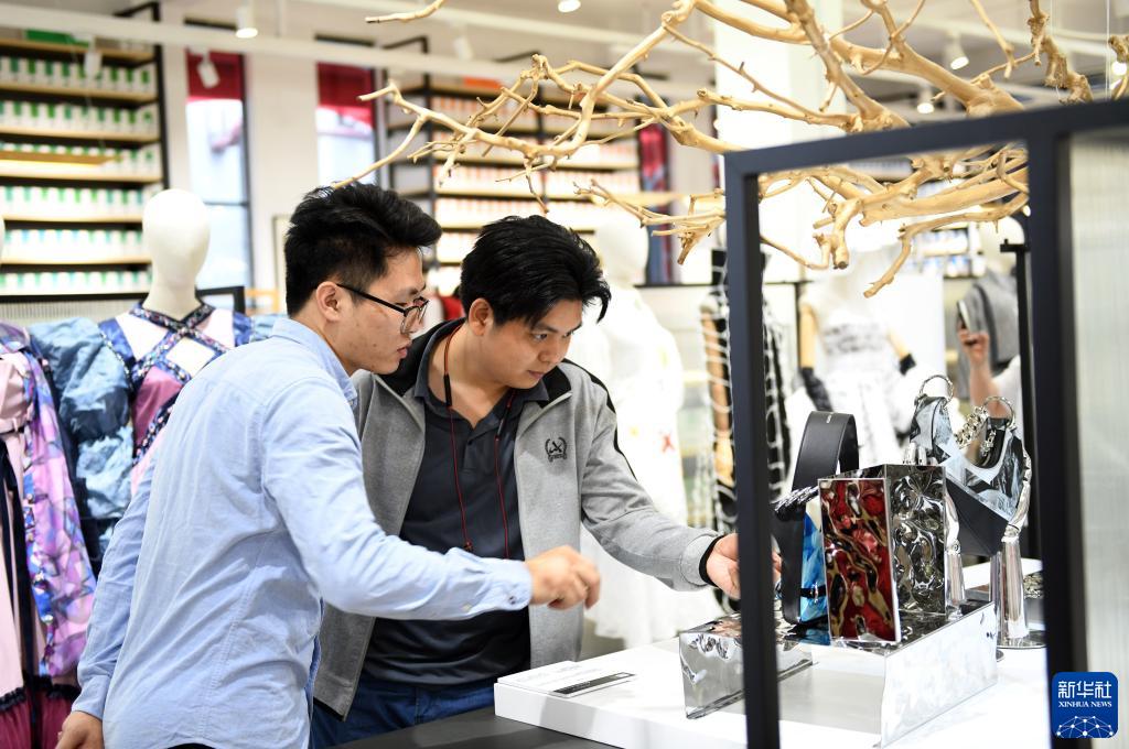 大灣區(qū)ファッション巡回展が開幕　広東省広州