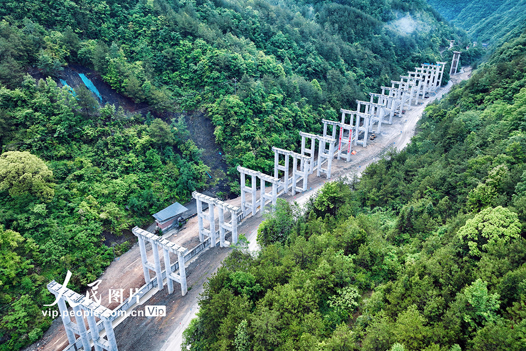 急ピッチで建設(shè)進(jìn)む「米倉(cāng)大道」　四川巴中
