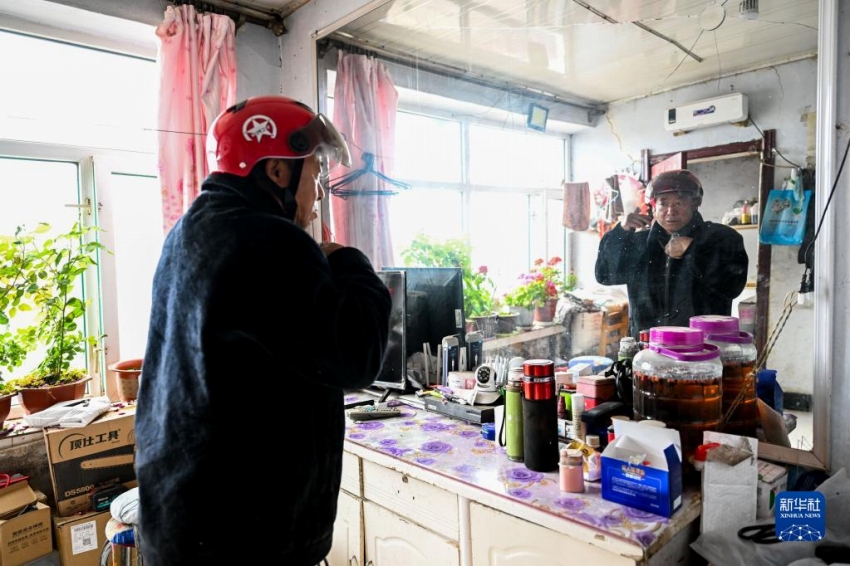 5年間で宅配物10萬(wàn)個(gè)をボランティアで屆けてきた?jī)?nèi)蒙古の男性