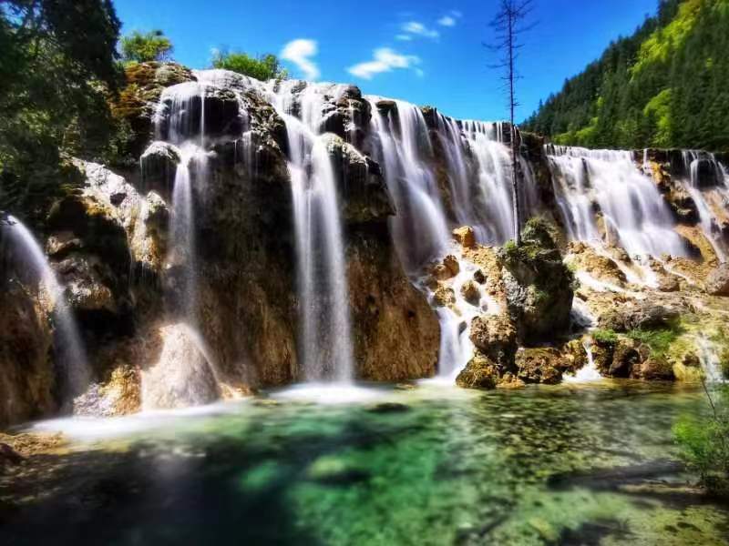 九寨溝を訪れた観光客の數(shù)は年初から延べ100萬人を突破　四川省