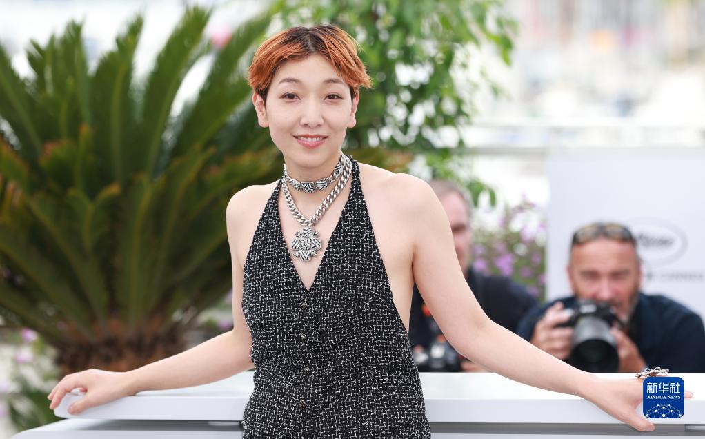 仏カンヌで開幕した第76回カンヌ國際映畫祭で、出品作「怪物」のフォトコールに応じる安藤サクラ（5月18日撮影?高靜）。