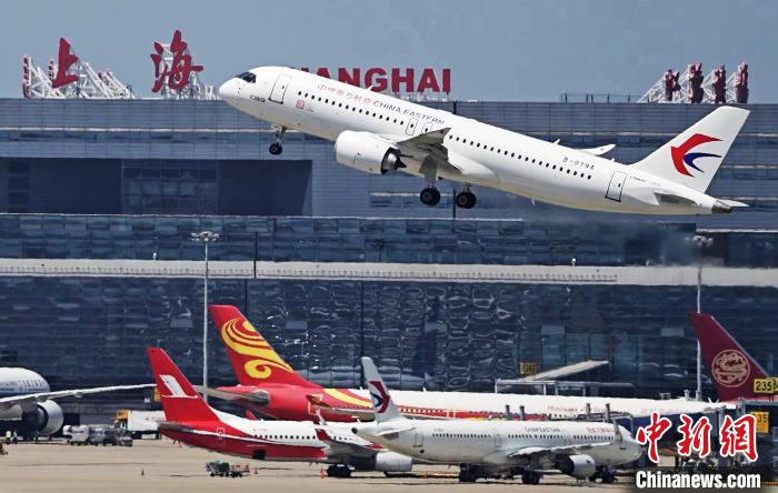 中國東方航空、國産旅客機(jī)「C919」の商用運航開始