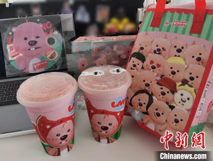 ある90後の若者がネットにアップした、カフェの楽楽茶と韓國(guó)の人気キャラクターLOOPY（ルーピー）とのコラボ商品。（寫真提供は取材対象者）