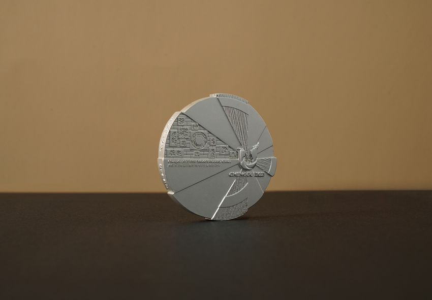 第31回FISUワールドユニバーシティゲームズの銀メダル（寫真提供?成都FISUワールドユニバーシティゲームズ実行委員會(huì)）。