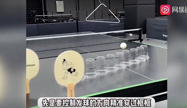 卓球男子の許昕選手が一風変わったスタイルで受験生にエール