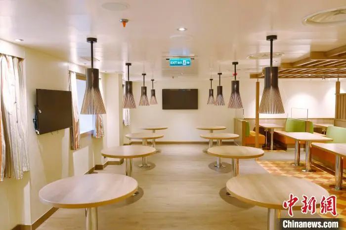 船內(nèi)の船員用レストランの內(nèi)裝が終了。（撮影?殷立勤）