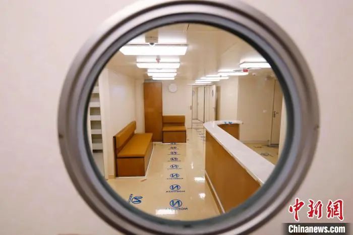 醫(yī)療センターの內(nèi)裝が終了。（撮影?殷立勤）