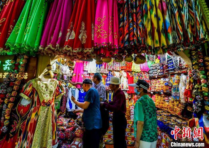 ネット有名スポットとなっている「國際大バザール」　新疆