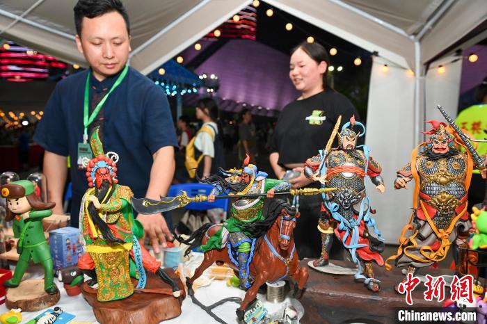 無(wú)形文化遺産ナイトフェア開(kāi)催し、文化保護(hù)を提唱　湖南省長(zhǎng)沙