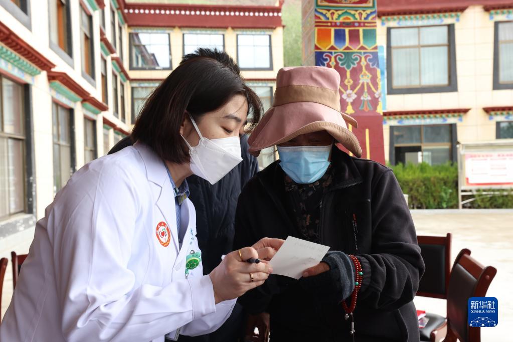 西蔵の人々に溫もり屆ける無料診療