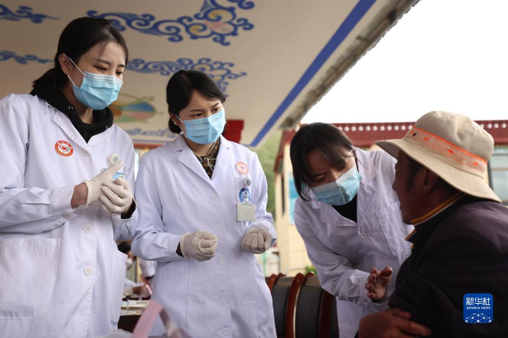 西蔵の人々に溫もり屆ける無料診療