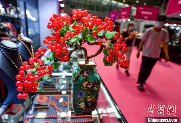 「新疆石博會」が開幕　各種各様の石が一堂に會す