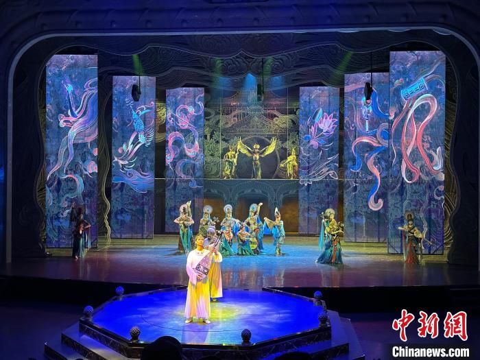 初の洞窟式?jīng)]入型體験シアターが敦煌に誕生　甘粛省