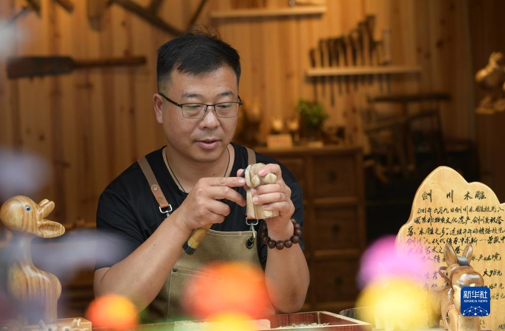 鎮(zhèn)遠古城の融合型観光が人気に　貴州省